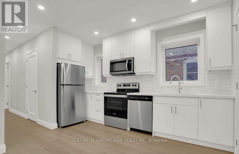 Main Fl - 346 Lauder Avenue, Toronto, Ontario  M6E 3H8 - Photo 3 - C12962484