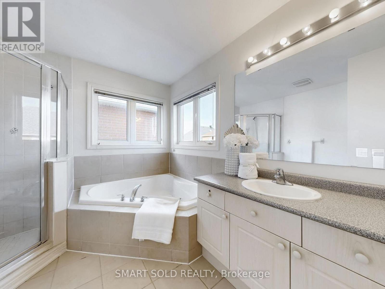 25 Fieldflower Crescent, Richmond Hill, Ontario L4E 5E9 - Photo 20 - N12962458