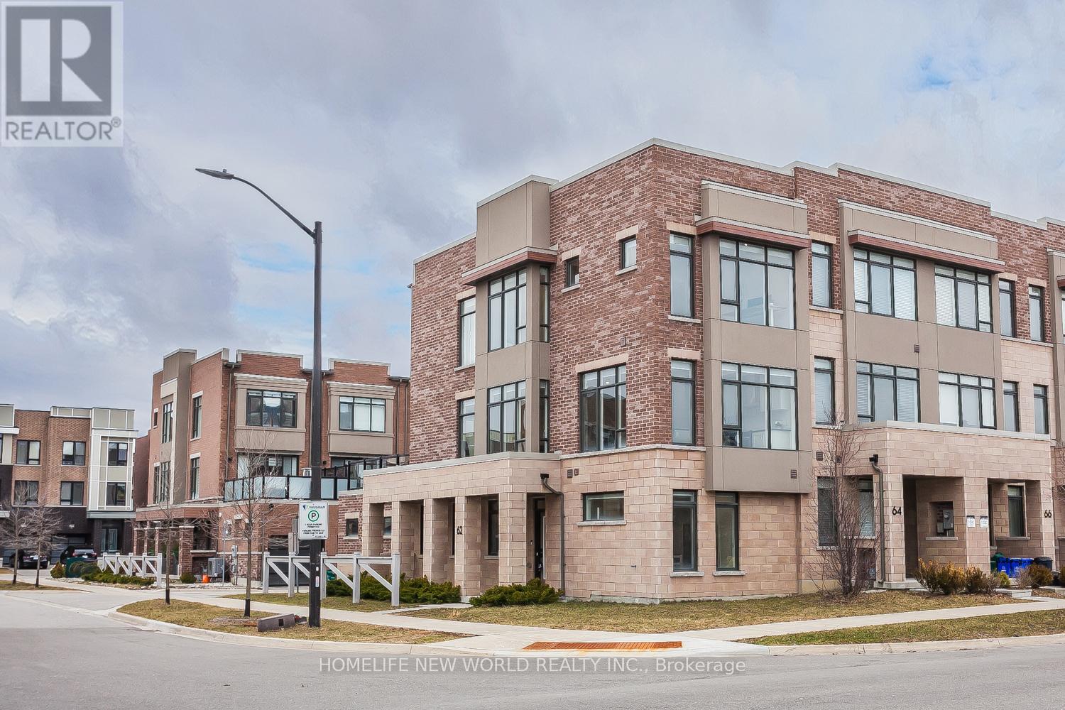 62 TROON AVENUE, Vaughan, Ontario