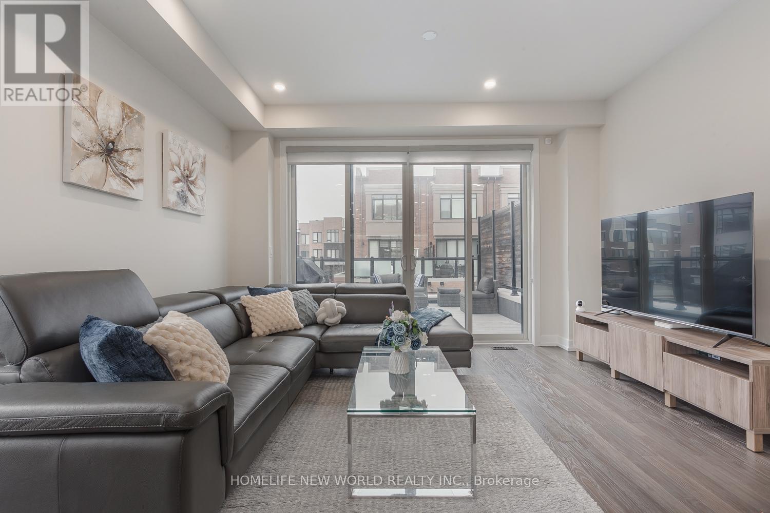 62 Troon Avenue, Vaughan, Ontario L6A 4Z1 - Photo 5 - N12962462