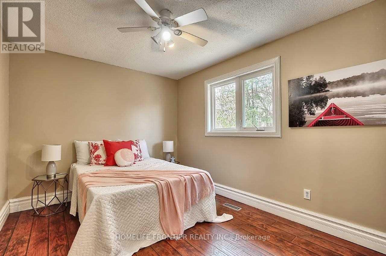 44 Rutledge Avenue, Newmarket, Ontario  L3Y 5T4 - Photo 12 - N12962478