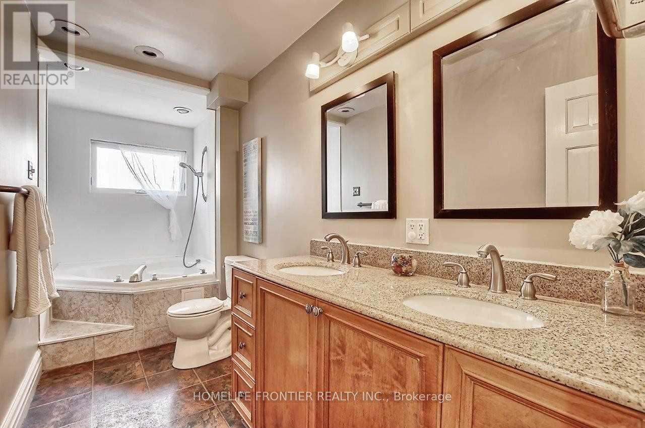 44 Rutledge Avenue, Newmarket, Ontario  L3Y 5T4 - Photo 13 - N12962478