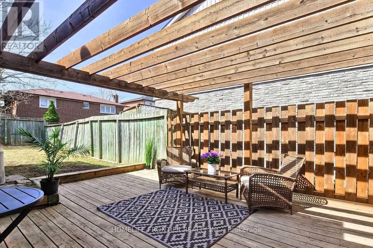 44 Rutledge Avenue, Newmarket, Ontario  L3Y 5T4 - Photo 15 - N12962478