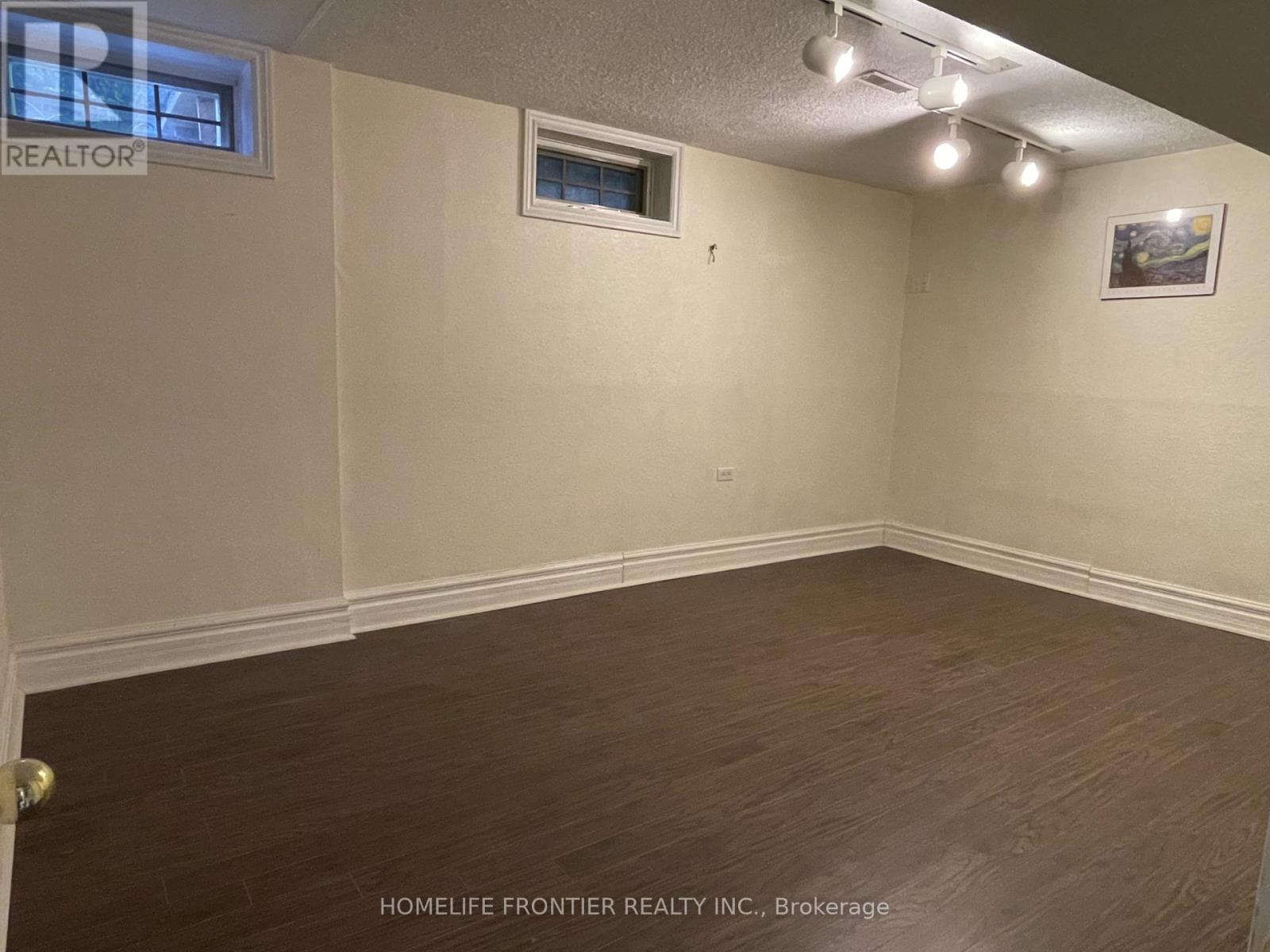 44 Rutledge Avenue, Newmarket, Ontario  L3Y 5T4 - Photo 25 - N12962478