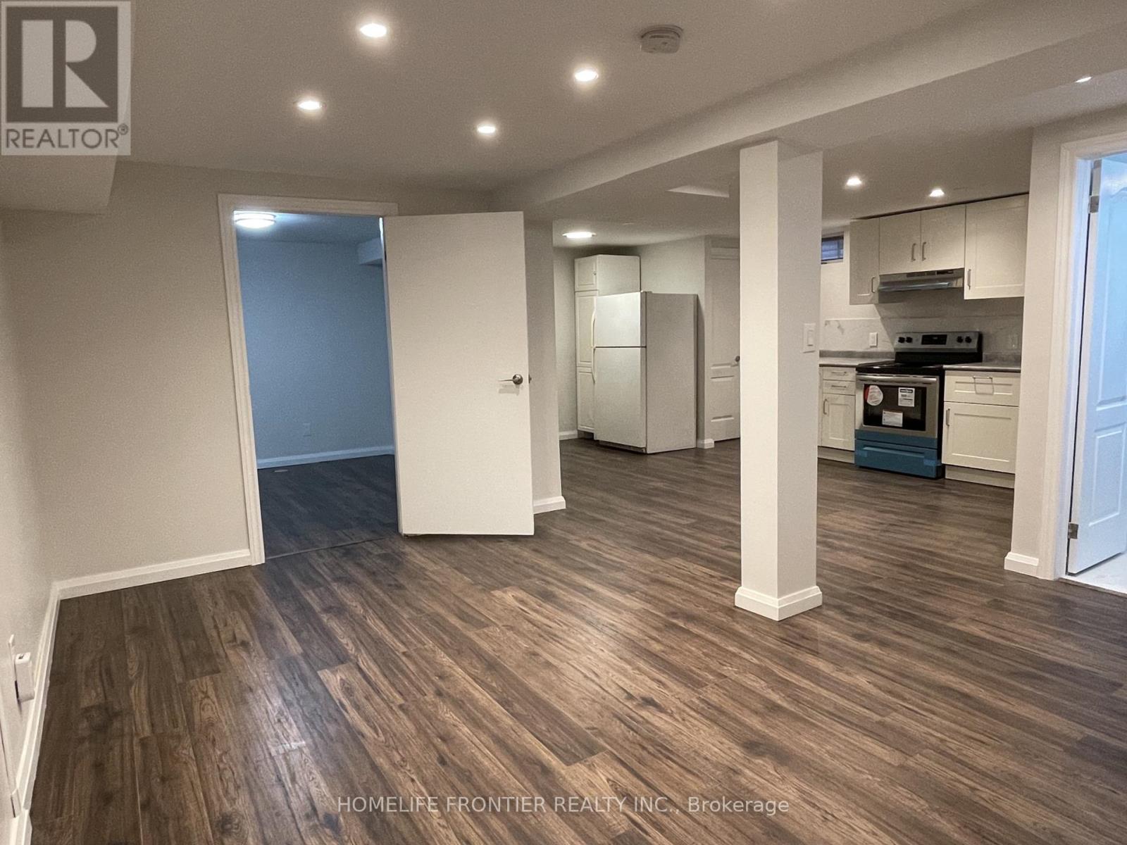 44 Rutledge Avenue, Newmarket, Ontario  L3Y 5T4 - Photo 29 - N12962478