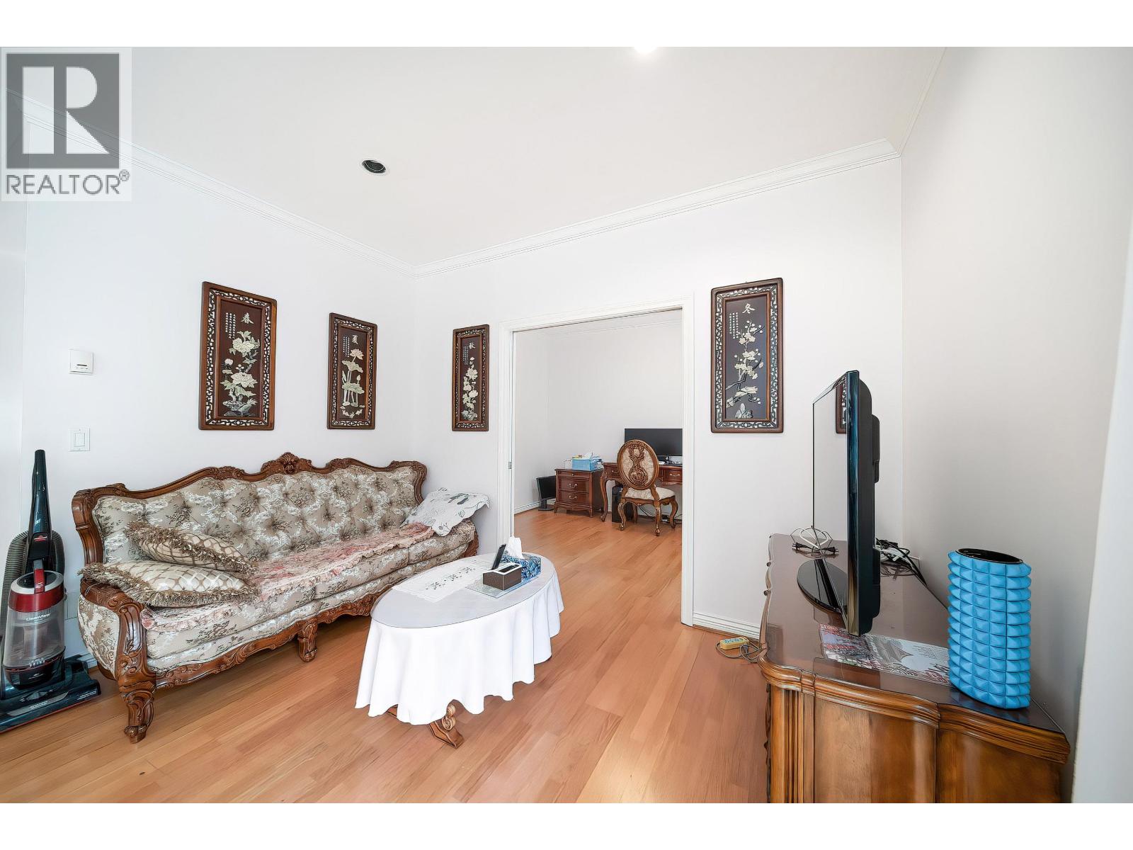 4706 Sardis Street, Burnaby, British Columbia  V5H 1L5 - Photo 5 - R3107198