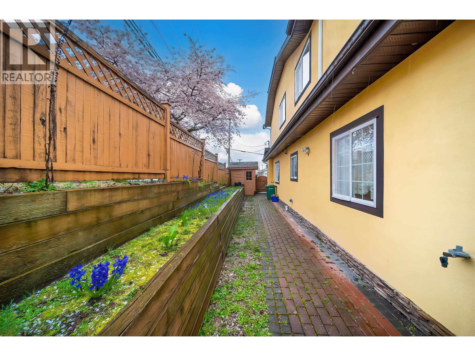 4706 Sardis Street, Burnaby, British Columbia  V5H 1L5 - Photo 15 - R3107198