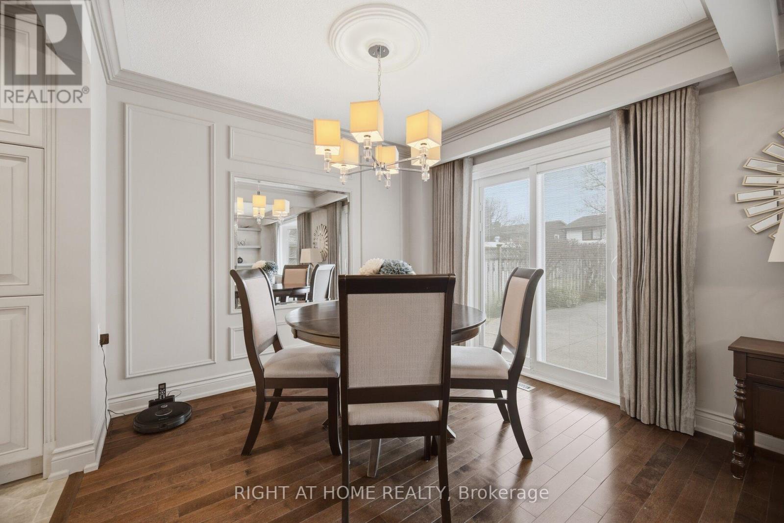 6360 Atherly Crescent, Mississauga, Ontario  L5N 2J2 - Photo 10 - W12962432