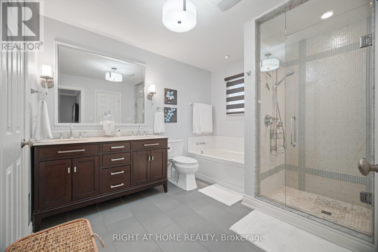 6360 Atherly Crescent, Mississauga, Ontario  L5N 2J2 - Photo 25 - W12962432