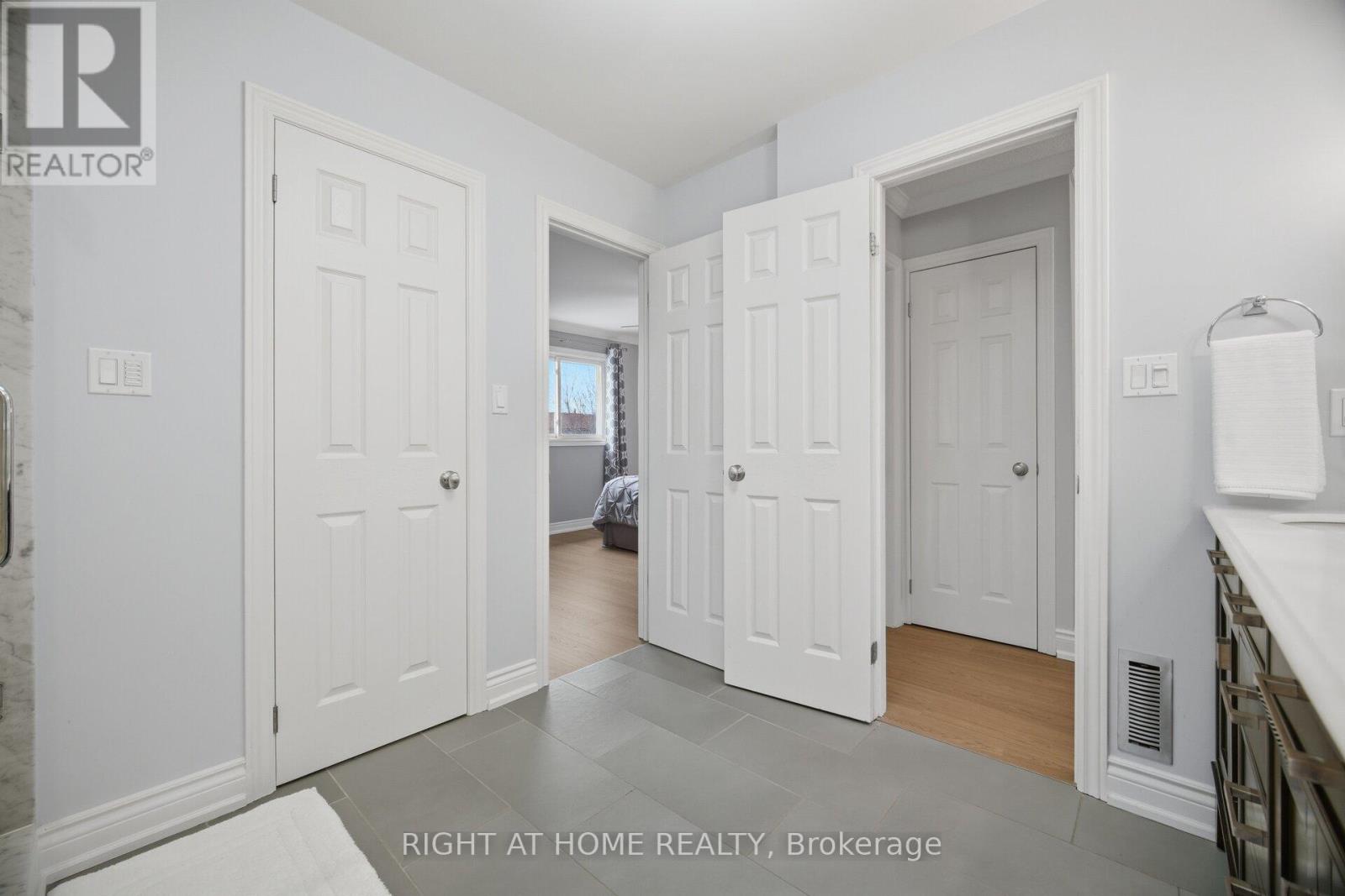 6360 Atherly Crescent, Mississauga, Ontario  L5N 2J2 - Photo 27 - W12962432