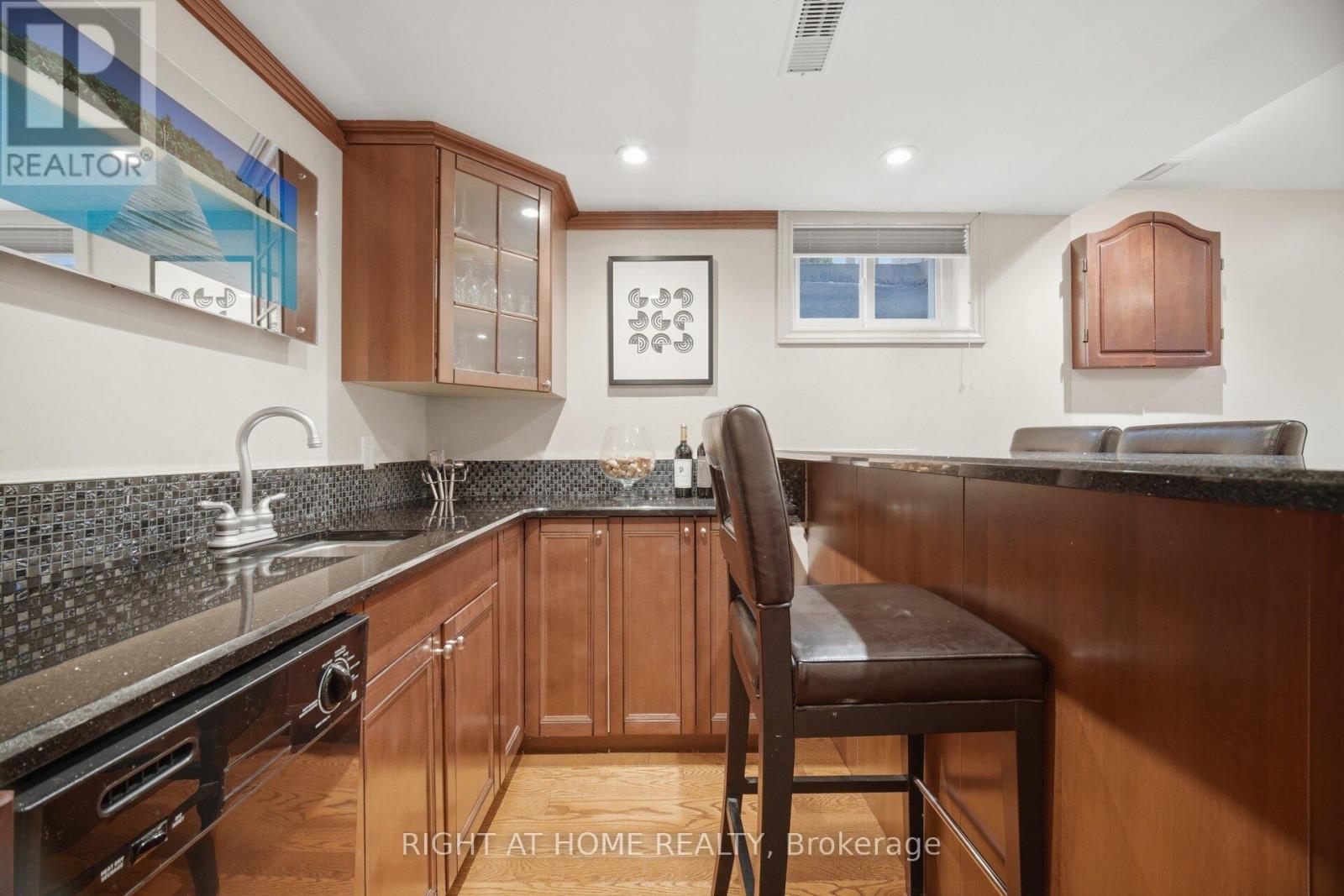 6360 Atherly Crescent, Mississauga, Ontario  L5N 2J2 - Photo 41 - W12962432