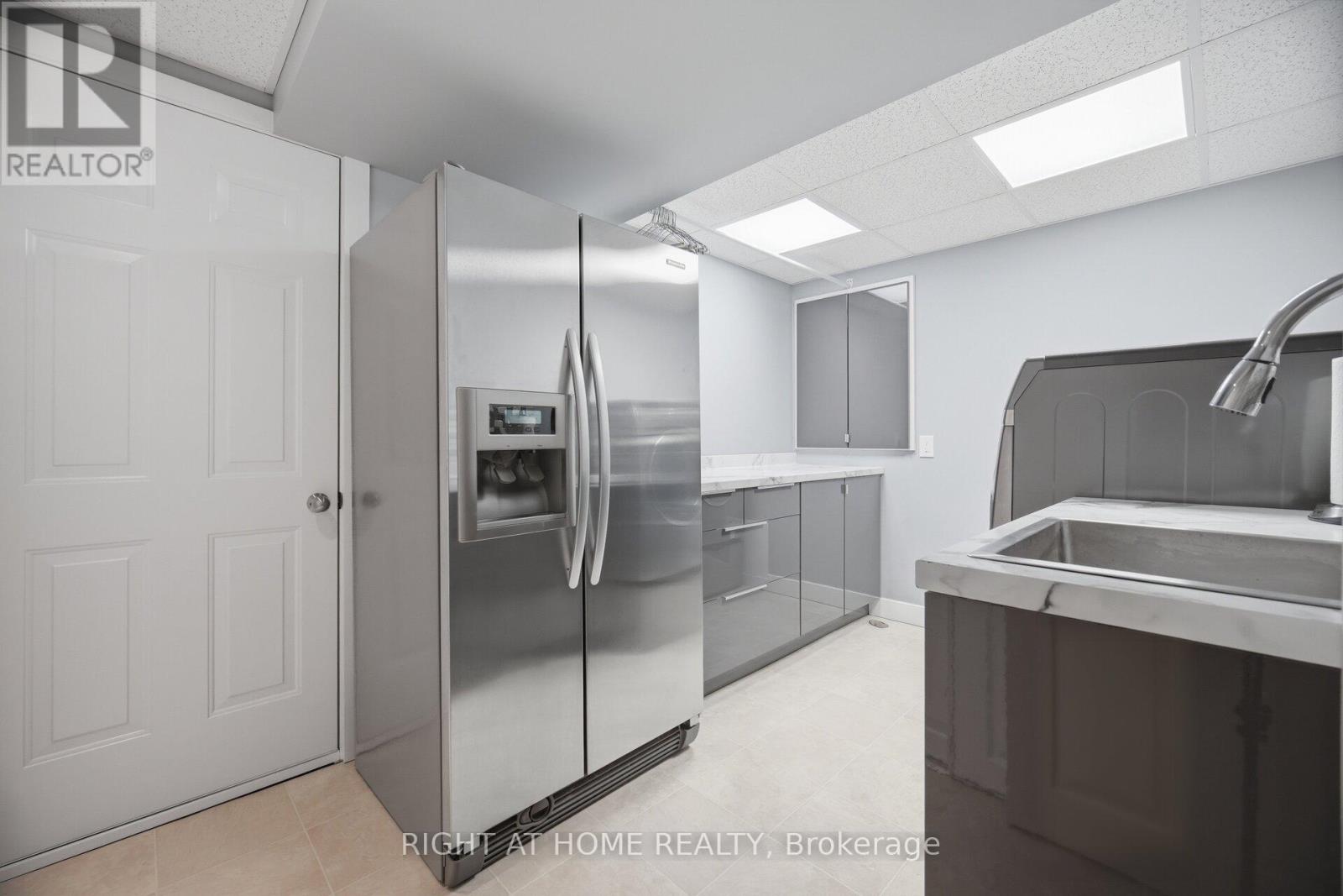 6360 Atherly Crescent, Mississauga, Ontario  L5N 2J2 - Photo 43 - W12962432