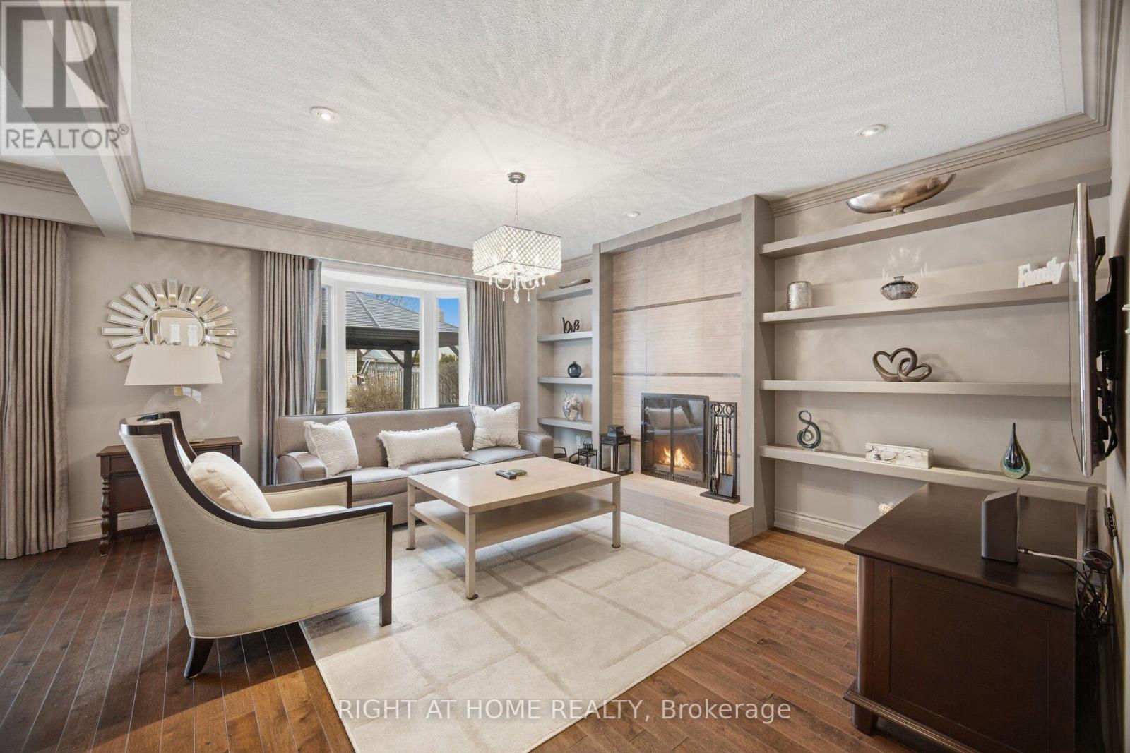 6360 Atherly Crescent, Mississauga, Ontario  L5N 2J2 - Photo 6 - W12962432