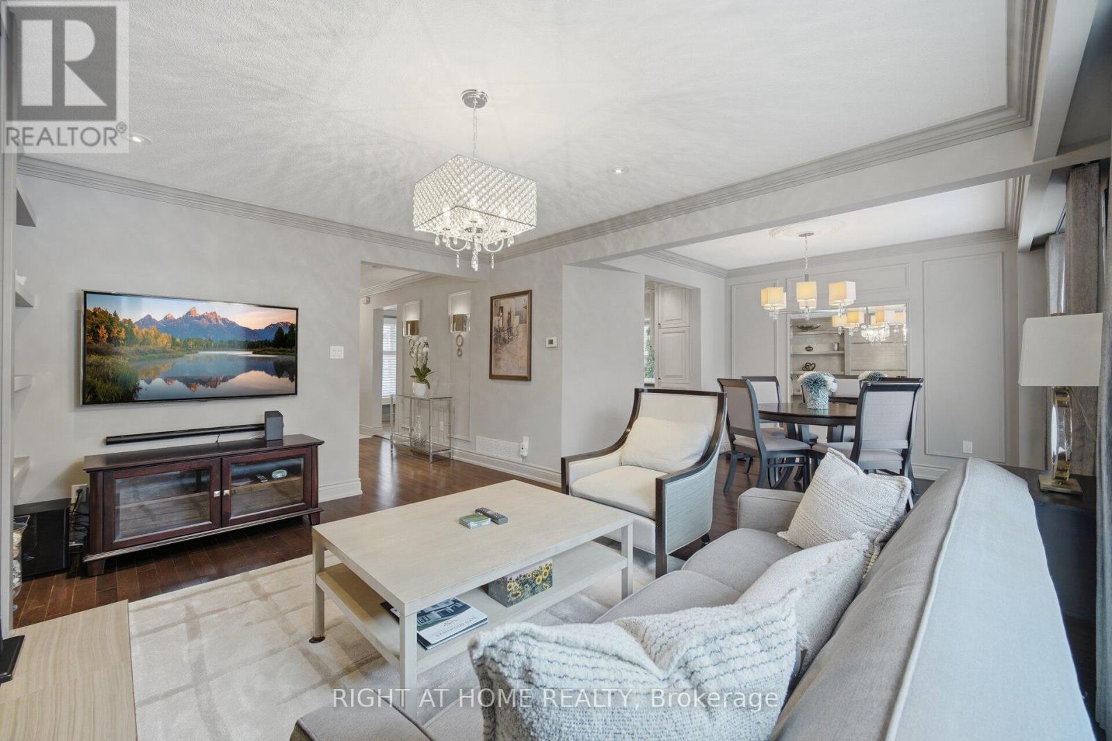 6360 Atherly Crescent, Mississauga, Ontario  L5N 2J2 - Photo 8 - W12962432