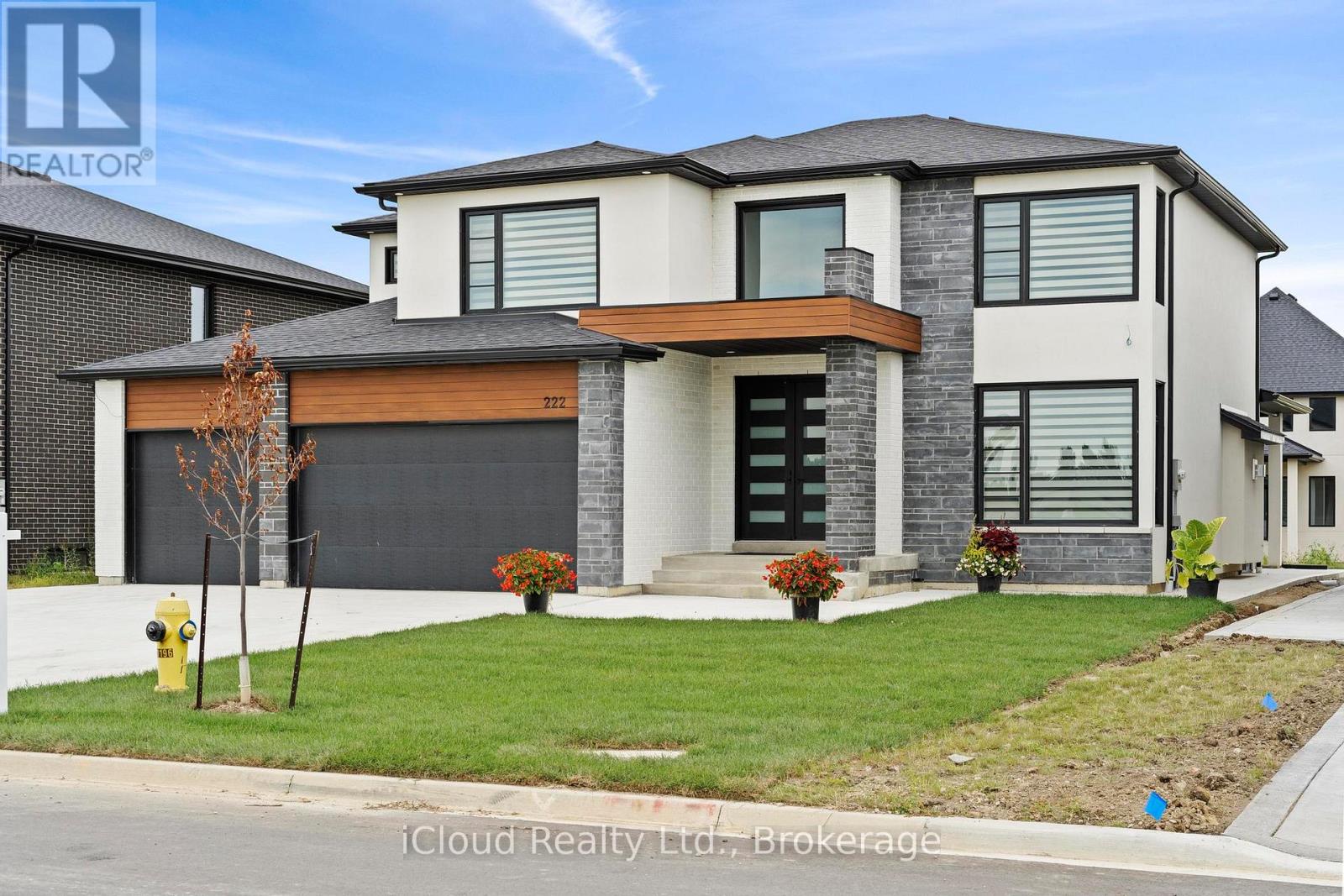 222 Cowan Court, Amherstburg, Ontario  N9V 0G9 - Photo 3 - X12962476