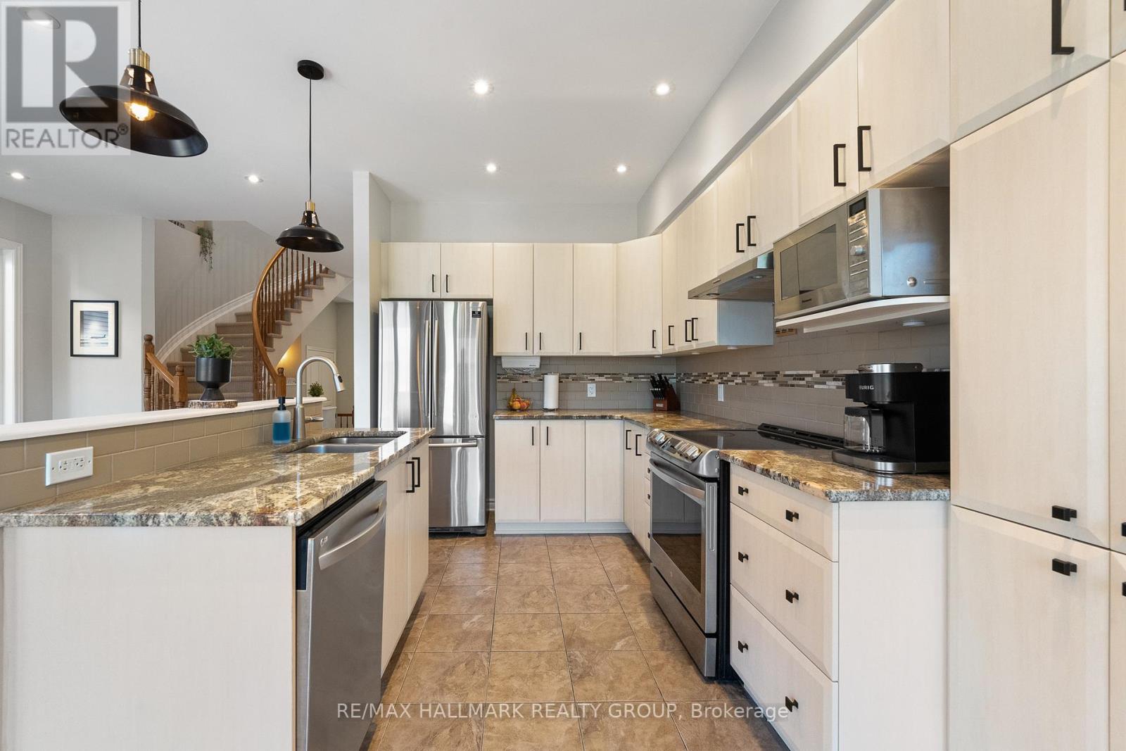 735 Morningstar Way, Ottawa, Ontario  K1W 0G6 - Photo 15 - X12962534