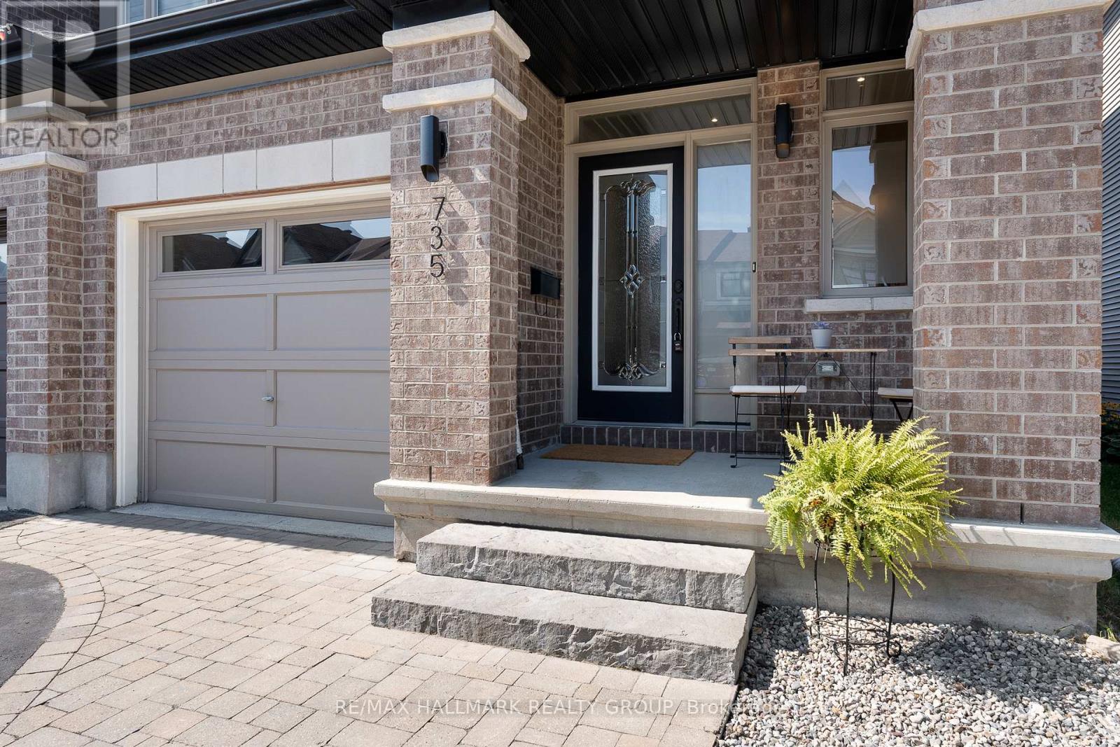 735 Morningstar Way, Ottawa, Ontario  K1W 0G6 - Photo 2 - X12962534