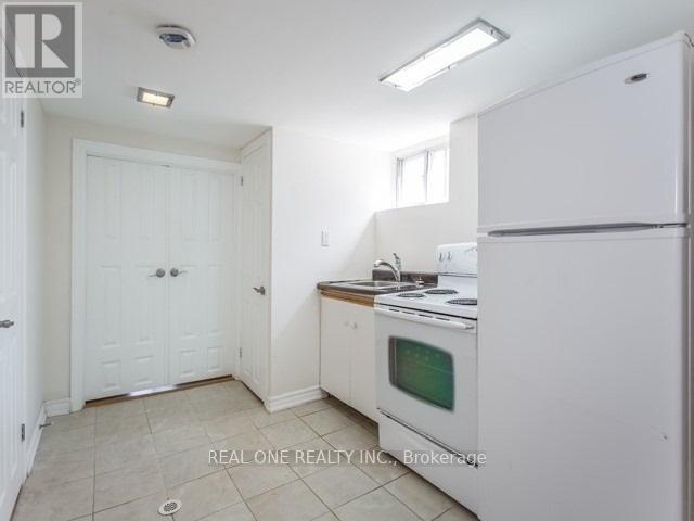 Lower - 42 Cadillac Avenue, Toronto, Ontario  M3H 1S2 - Photo 5 - C12962492