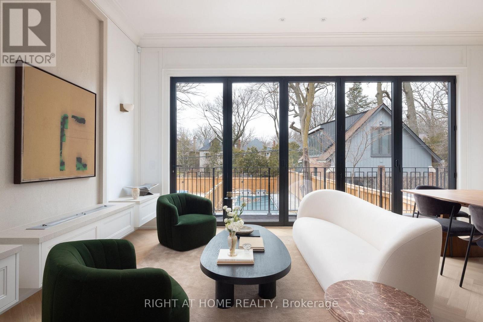 350b Walmer Road, Toronto, Ontario  M5R 2Y4 - Photo 9 - C12962510