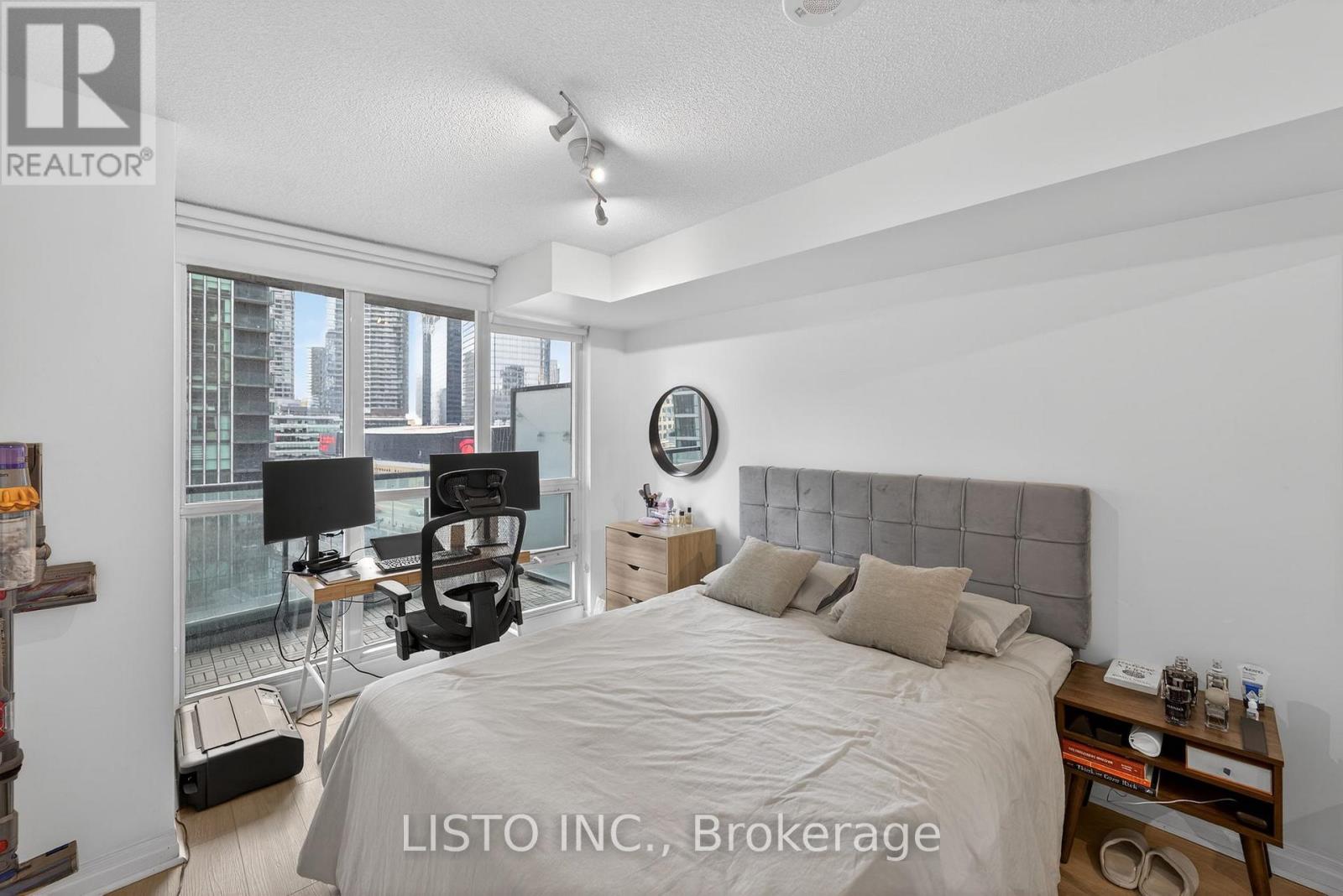 1013 - 16 Yonge Street, Toronto, Ontario  M5E 2A1 - Photo 17 - C12962516