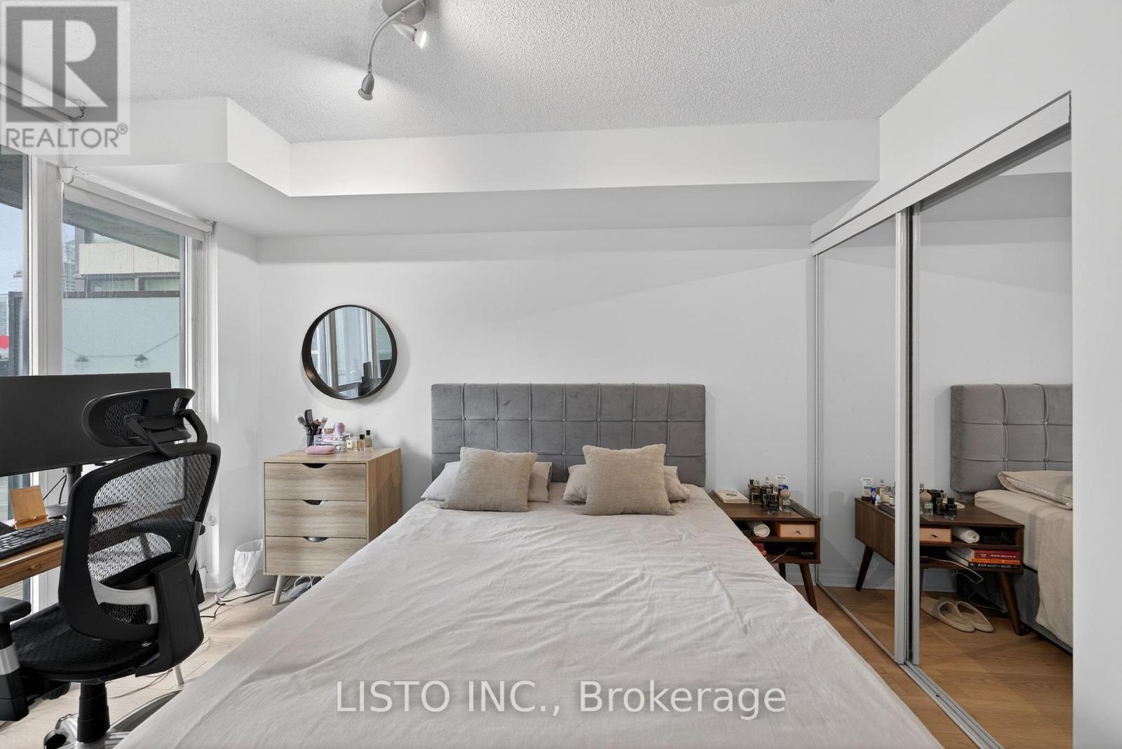 1013 - 16 Yonge Street, Toronto, Ontario  M5E 2A1 - Photo 19 - C12962516