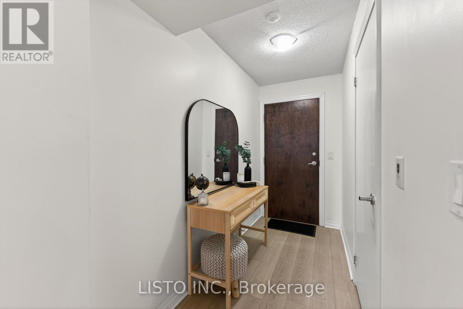 1013 - 16 Yonge Street, Toronto, Ontario  M5E 2A1 - Photo 2 - C12962516