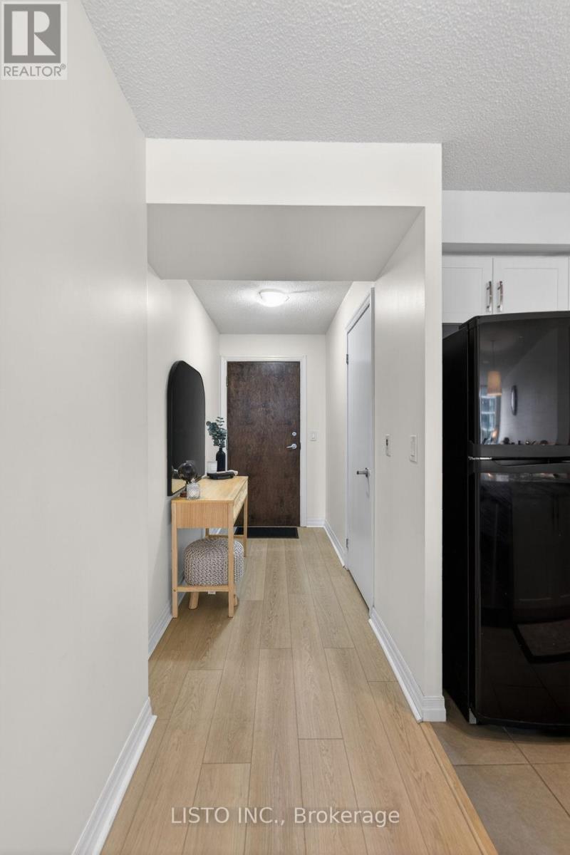 1013 - 16 Yonge Street, Toronto, Ontario  M5E 2A1 - Photo 3 - C12962516