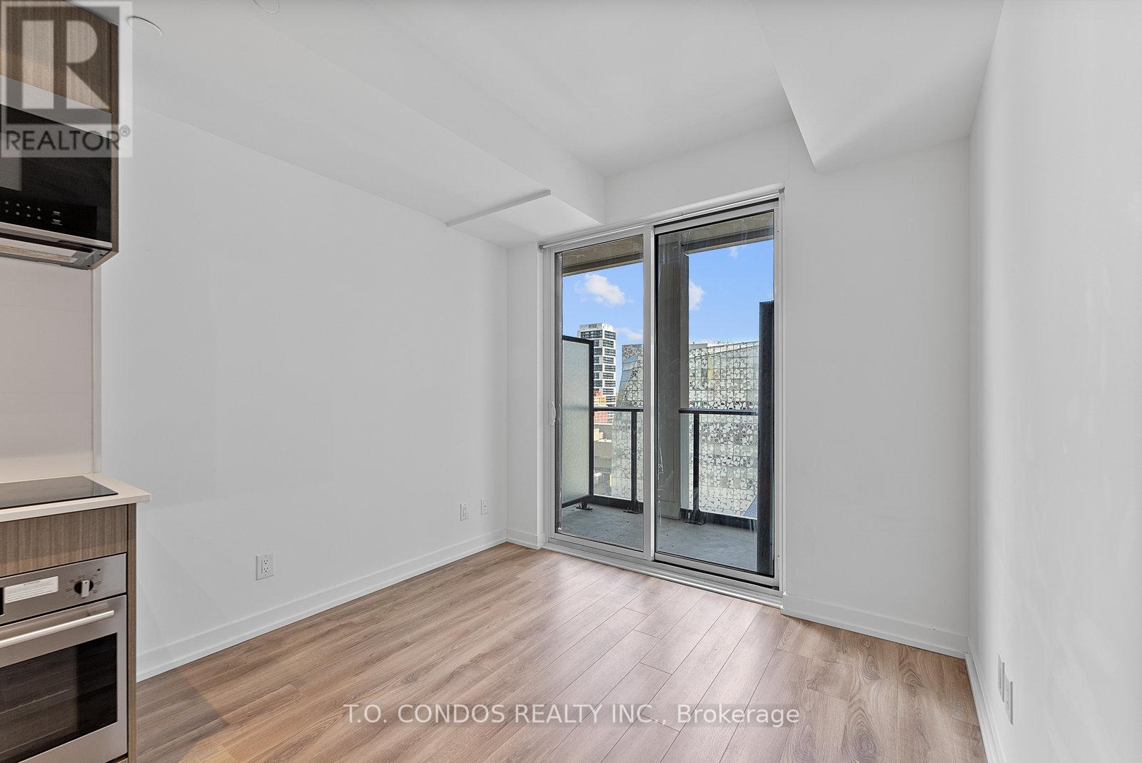 1019 - 20 Edward Street, Toronto, Ontario  M5G 1C9 - Photo 10 - C12962520