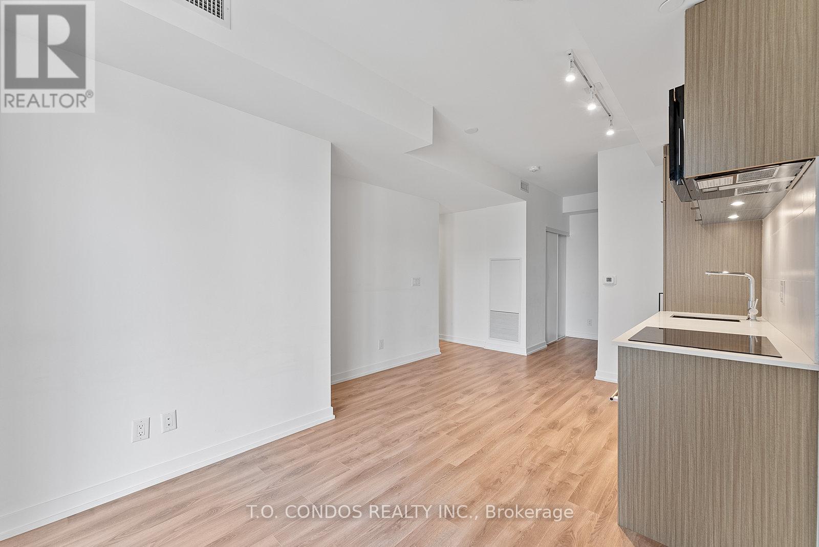 1019 - 20 Edward Street, Toronto, Ontario  M5G 1C9 - Photo 13 - C12962520