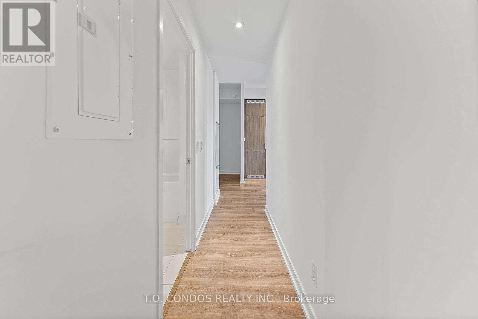 1019 - 20 Edward Street, Toronto, Ontario  M5G 1C9 - Photo 2 - C12962520