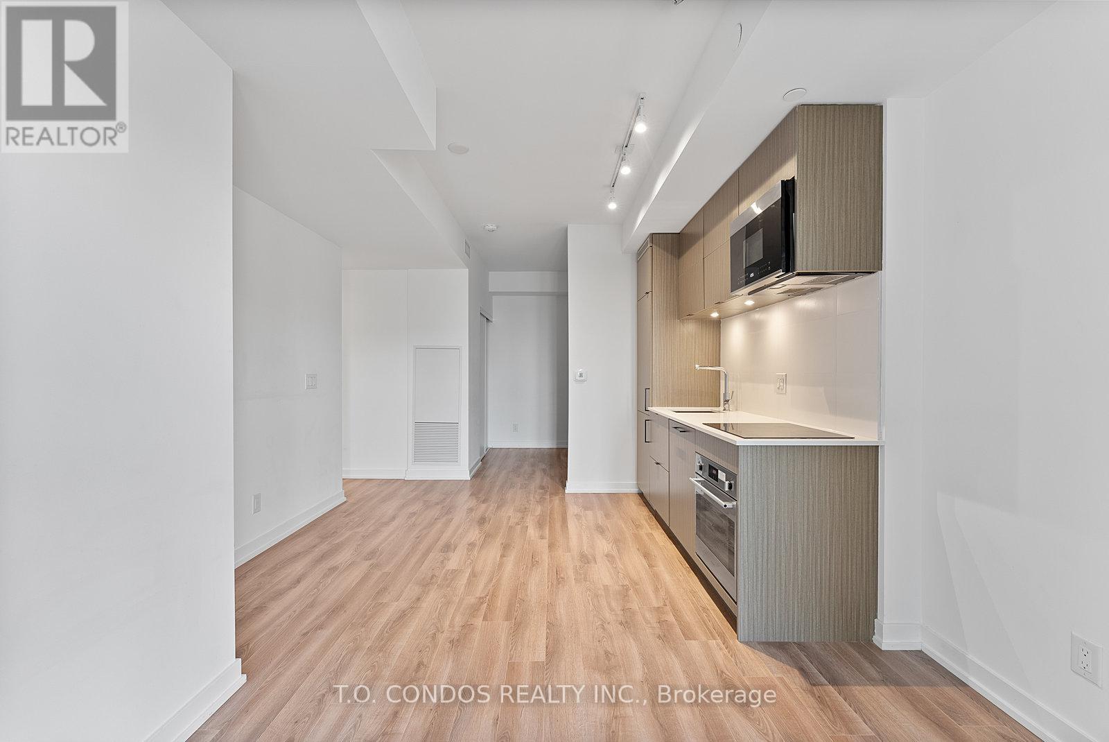 1019 - 20 Edward Street, Toronto, Ontario  M5G 1C9 - Photo 12 - C12962530