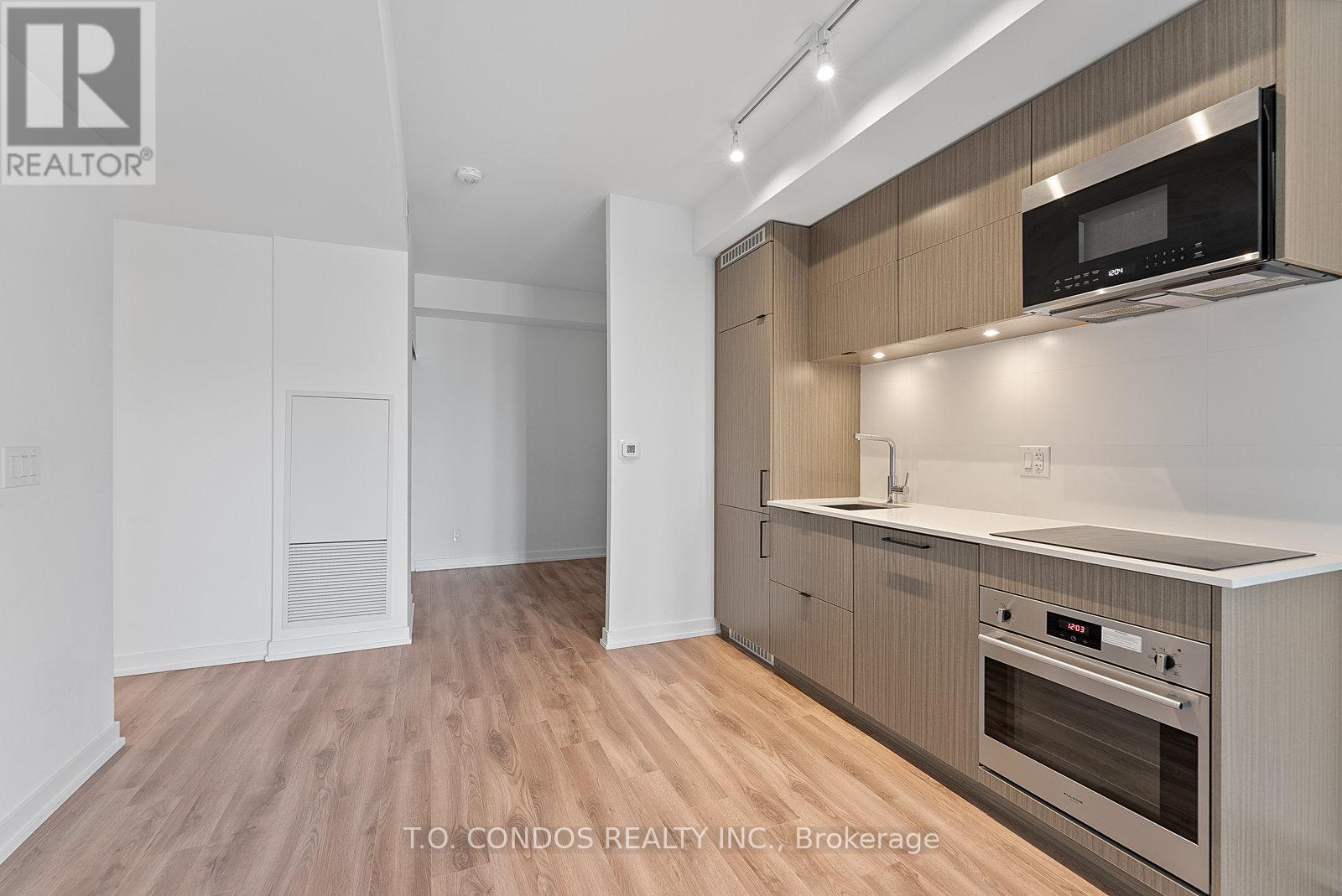 1019 - 20 Edward Street, Toronto, Ontario  M5G 1C9 - Photo 8 - C12962530