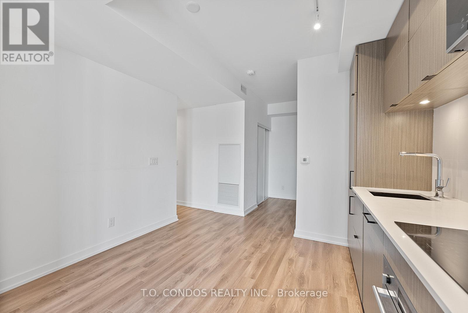 1019 - 20 Edward Street, Toronto, Ontario  M5G 1C9 - Photo 9 - C12962530