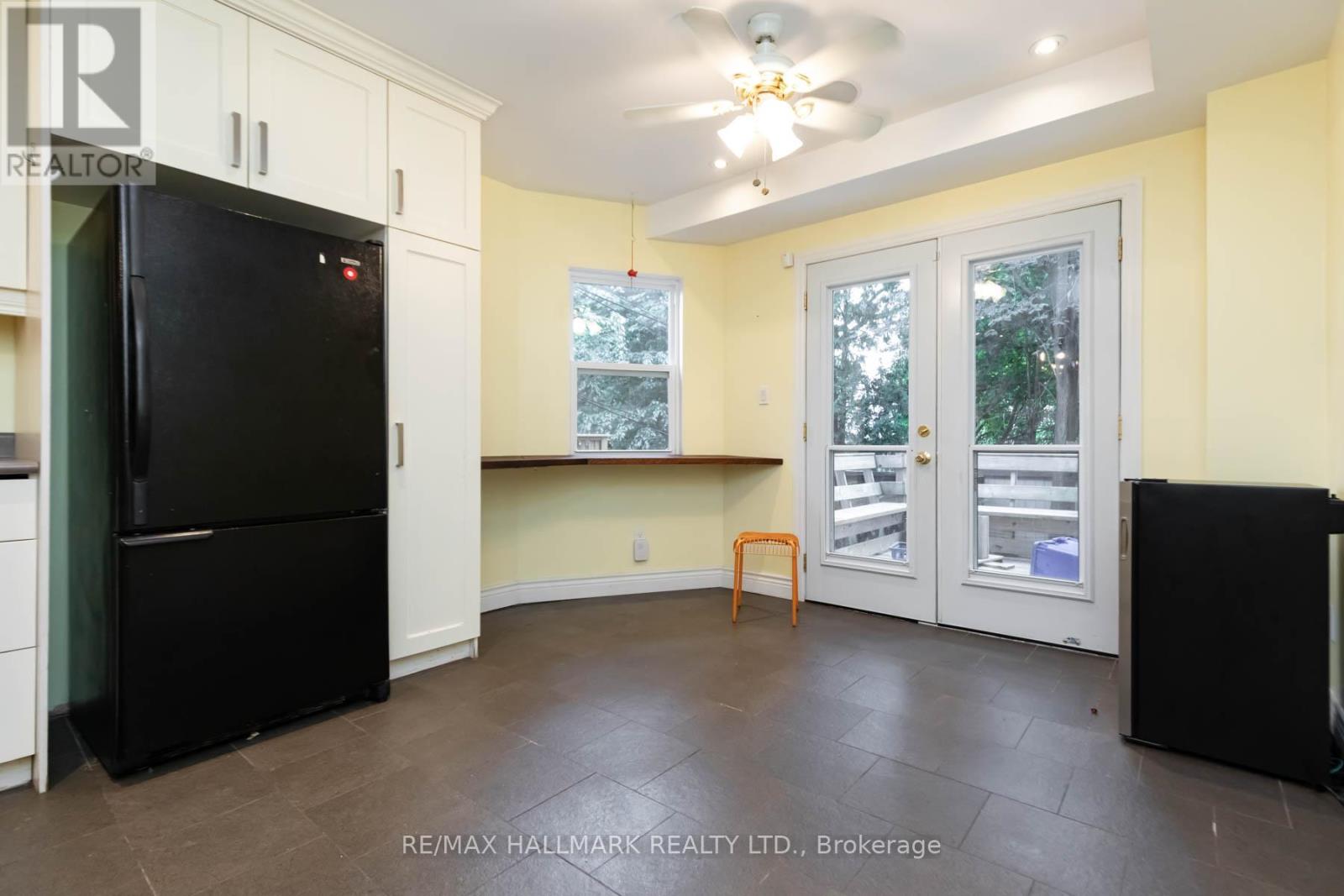 17 Mountalan Avenue, Toronto, Ontario  M4J 1H3 - Photo 10 - E12962502