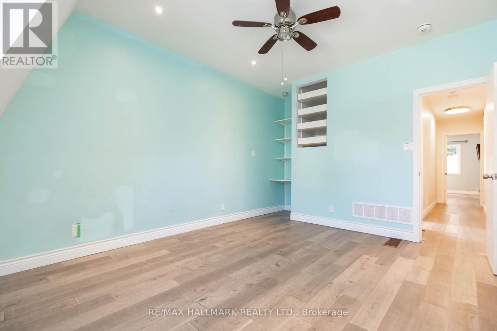 17 Mountalan Avenue, Toronto, Ontario  M4J 1H3 - Photo 25 - E12962502