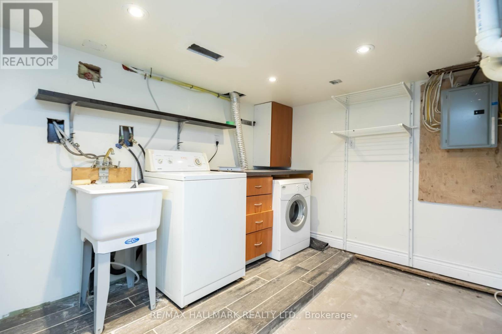 17 Mountalan Avenue, Toronto, Ontario  M4J 1H3 - Photo 30 - E12962502