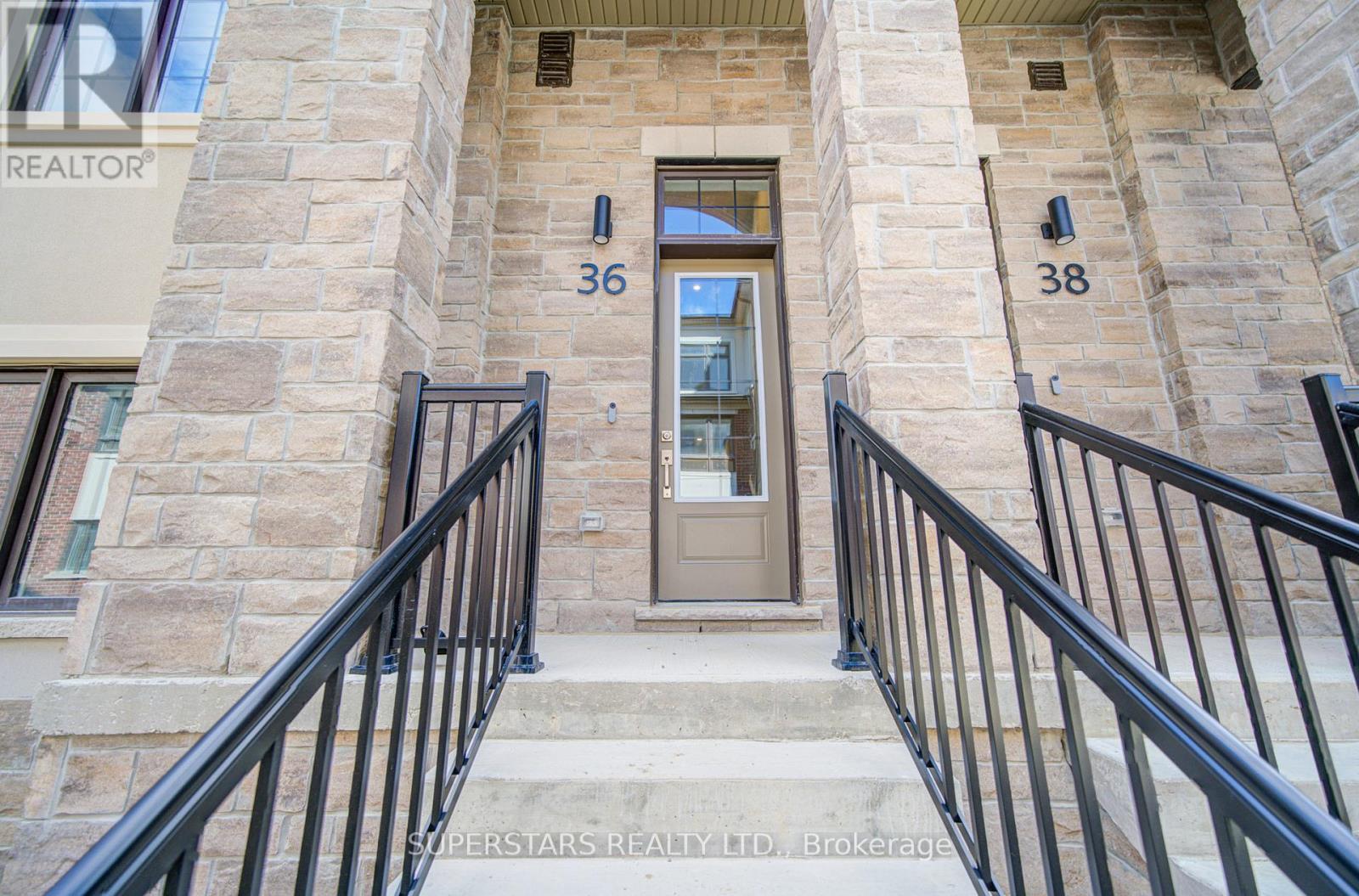 36 Chapple Lane, Richmond Hill, Ontario  L4B 0J7 - Photo 2 - N12962486