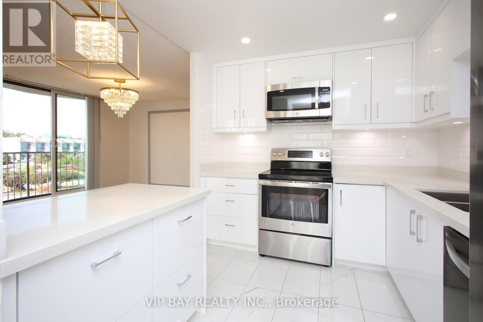 1012 - 20 Harding Boulevard W, Richmond Hill, Ontario  L4C 9S4 - Photo 12 - N12962488