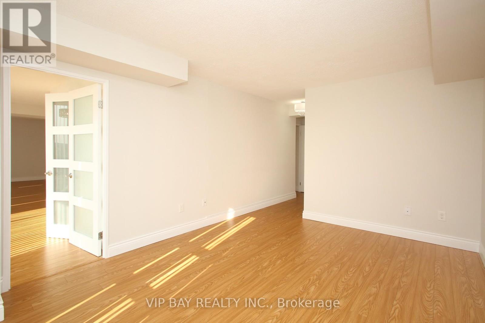 1012 - 20 Harding Boulevard W, Richmond Hill, Ontario  L4C 9S4 - Photo 14 - N12962488