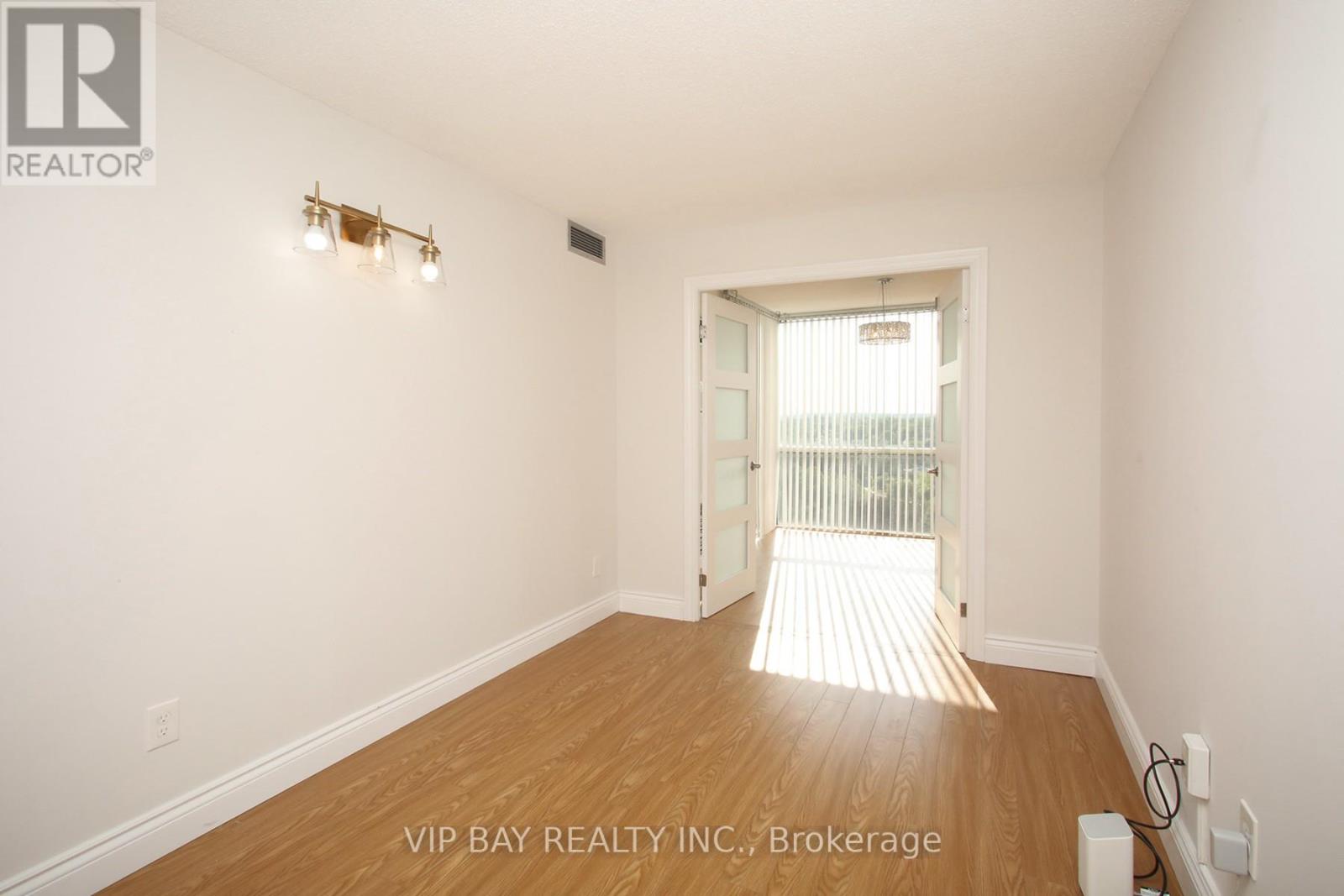 1012 - 20 Harding Boulevard W, Richmond Hill, Ontario  L4C 9S4 - Photo 18 - N12962488
