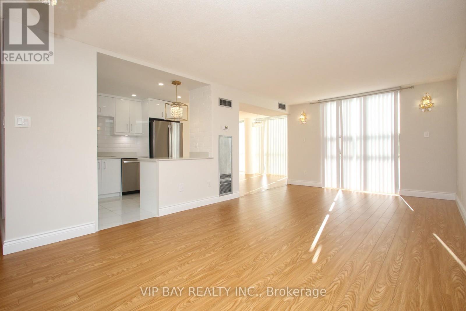 1012 - 20 Harding Boulevard W, Richmond Hill, Ontario  L4C 9S4 - Photo 3 - N12962488