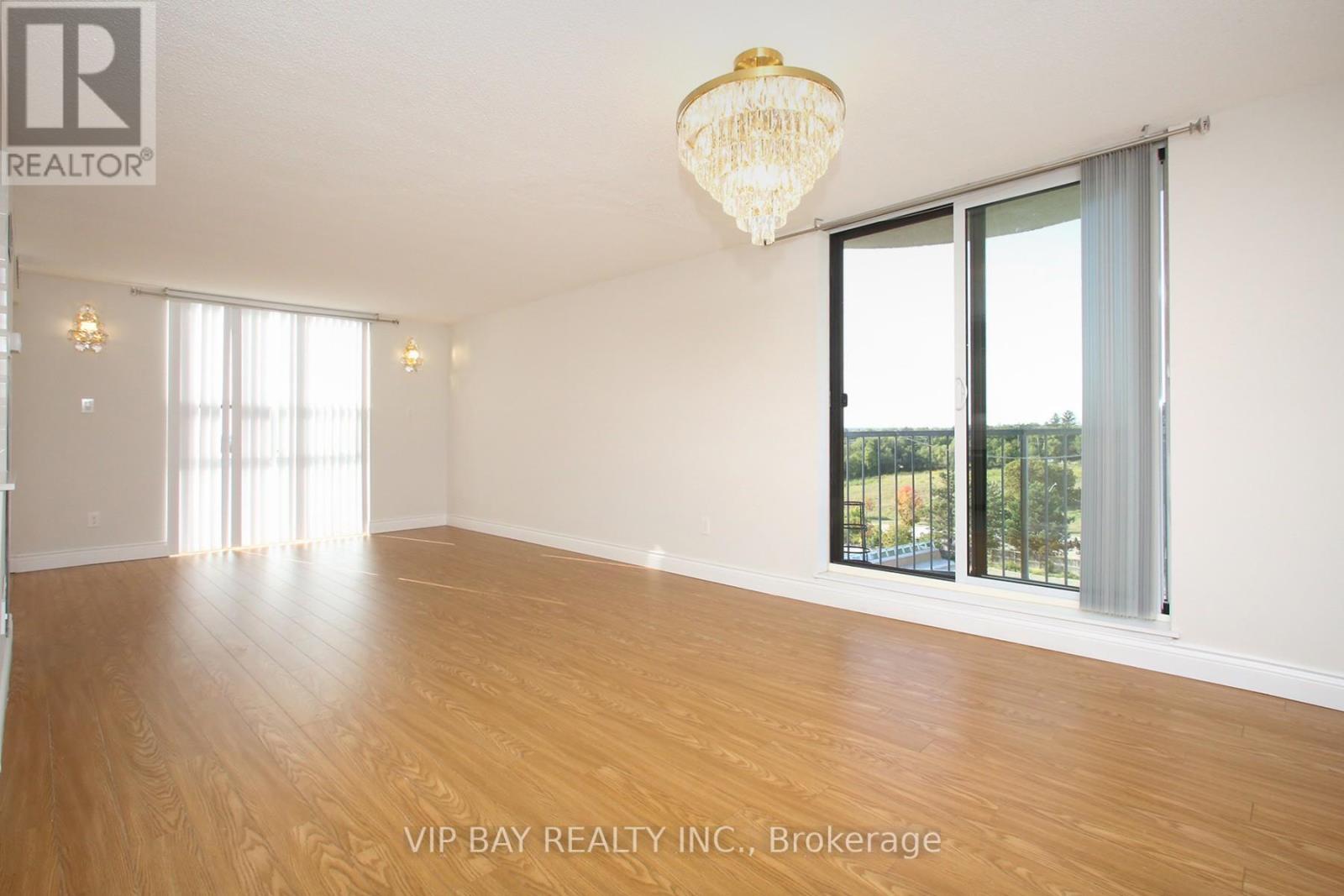 1012 - 20 Harding Boulevard W, Richmond Hill, Ontario  L4C 9S4 - Photo 4 - N12962488