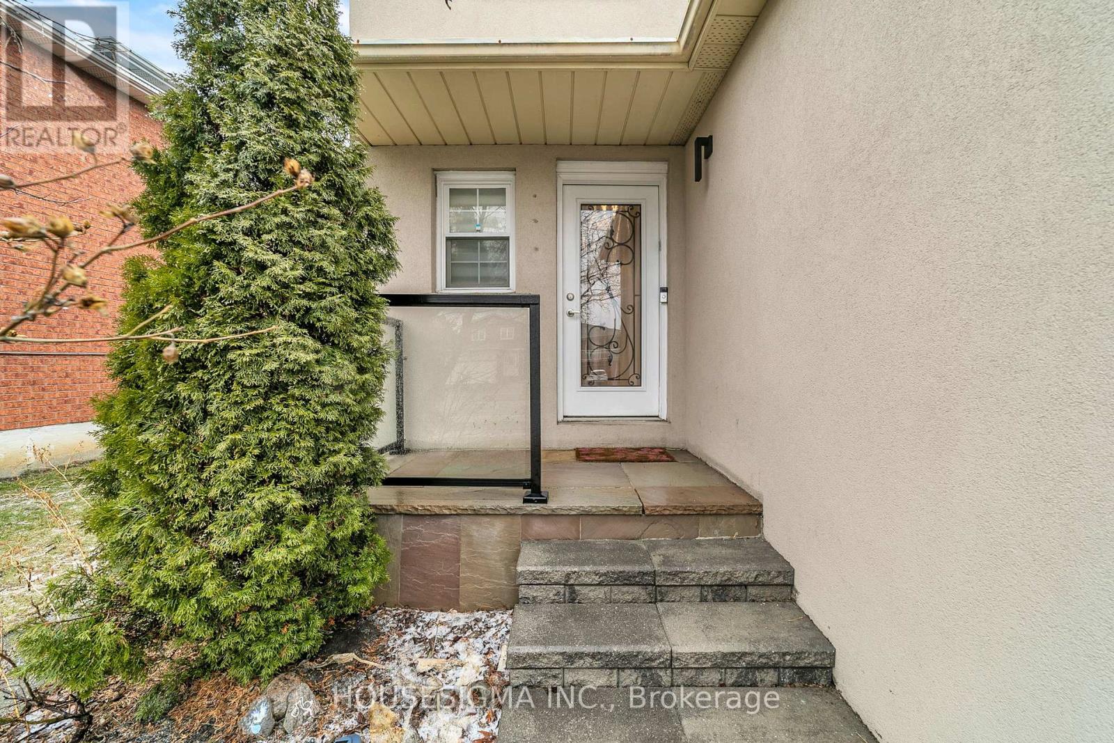 353 Brownridge Drive, Vaughan, Ontario  L4J 5X2 - Photo 4 - N12962524