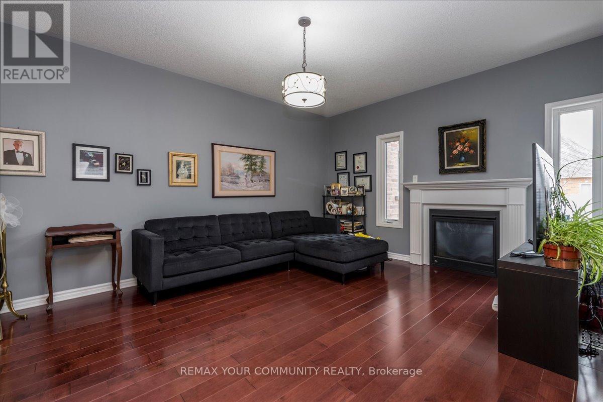 760 Freemont Court, Innisfil, Ontario  L9S 0K4 - Photo 15 - N12962528