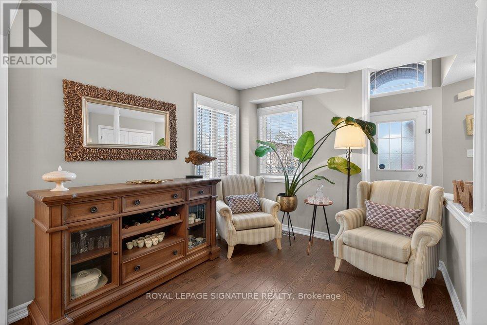 31 Rinaldo Road, Georgina, Ontario  L4P 3X9 - Photo 5 - N12962544