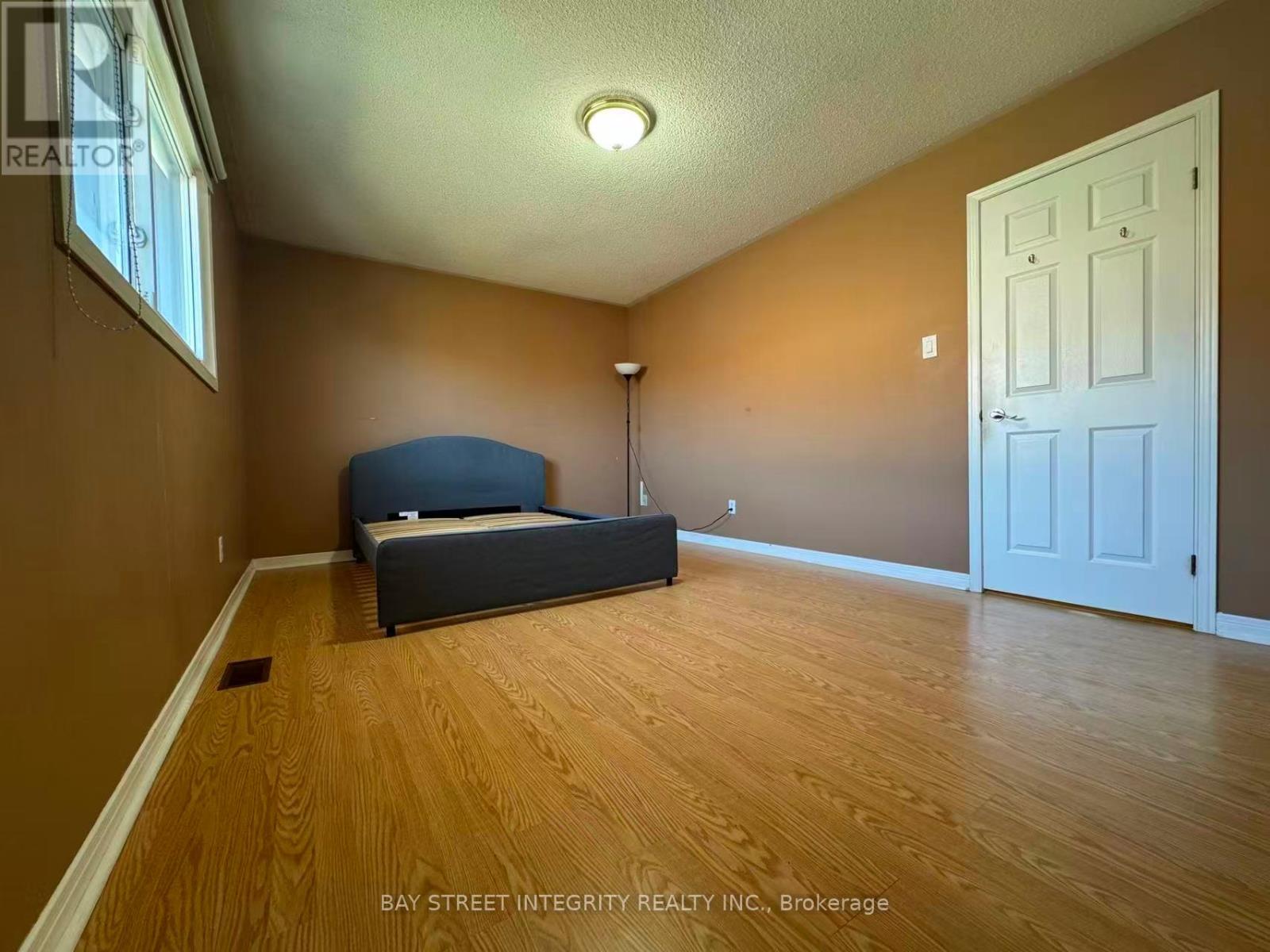 4255 Wakefield Crescent, Mississauga, Ontario  L5C 4M5 - Photo 14 - W12962518