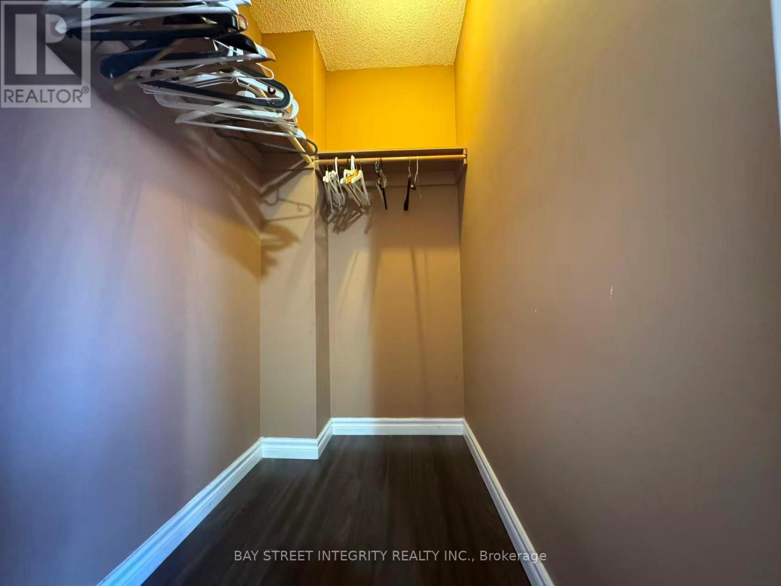 4255 Wakefield Crescent, Mississauga, Ontario  L5C 4M5 - Photo 17 - W12962518