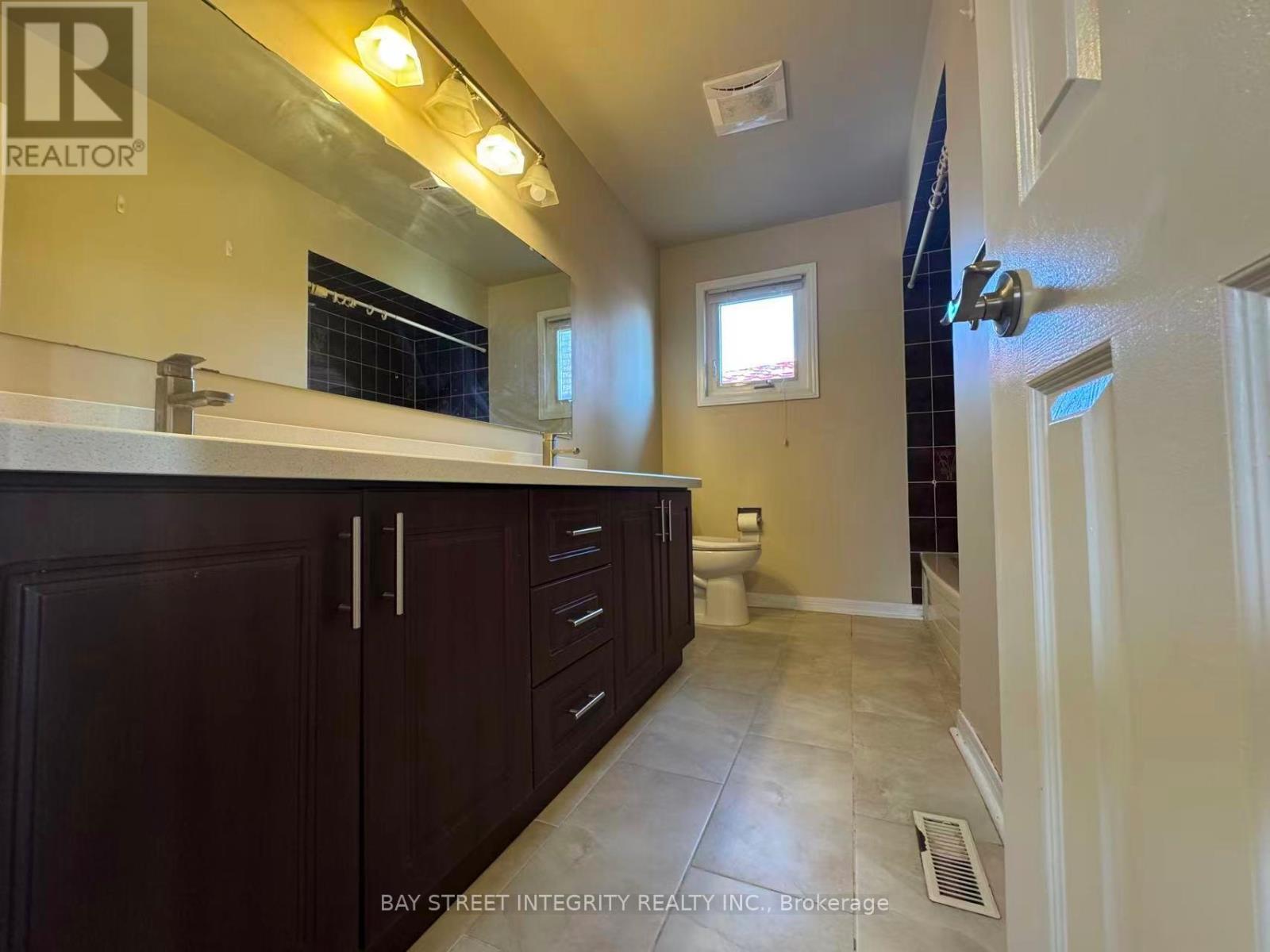 4255 Wakefield Crescent, Mississauga, Ontario  L5C 4M5 - Photo 18 - W12962518