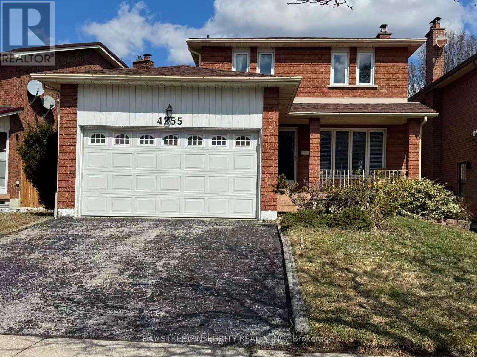 4255 Wakefield Crescent, Mississauga, Ontario  L5C 4M5 - Photo 2 - W12962518