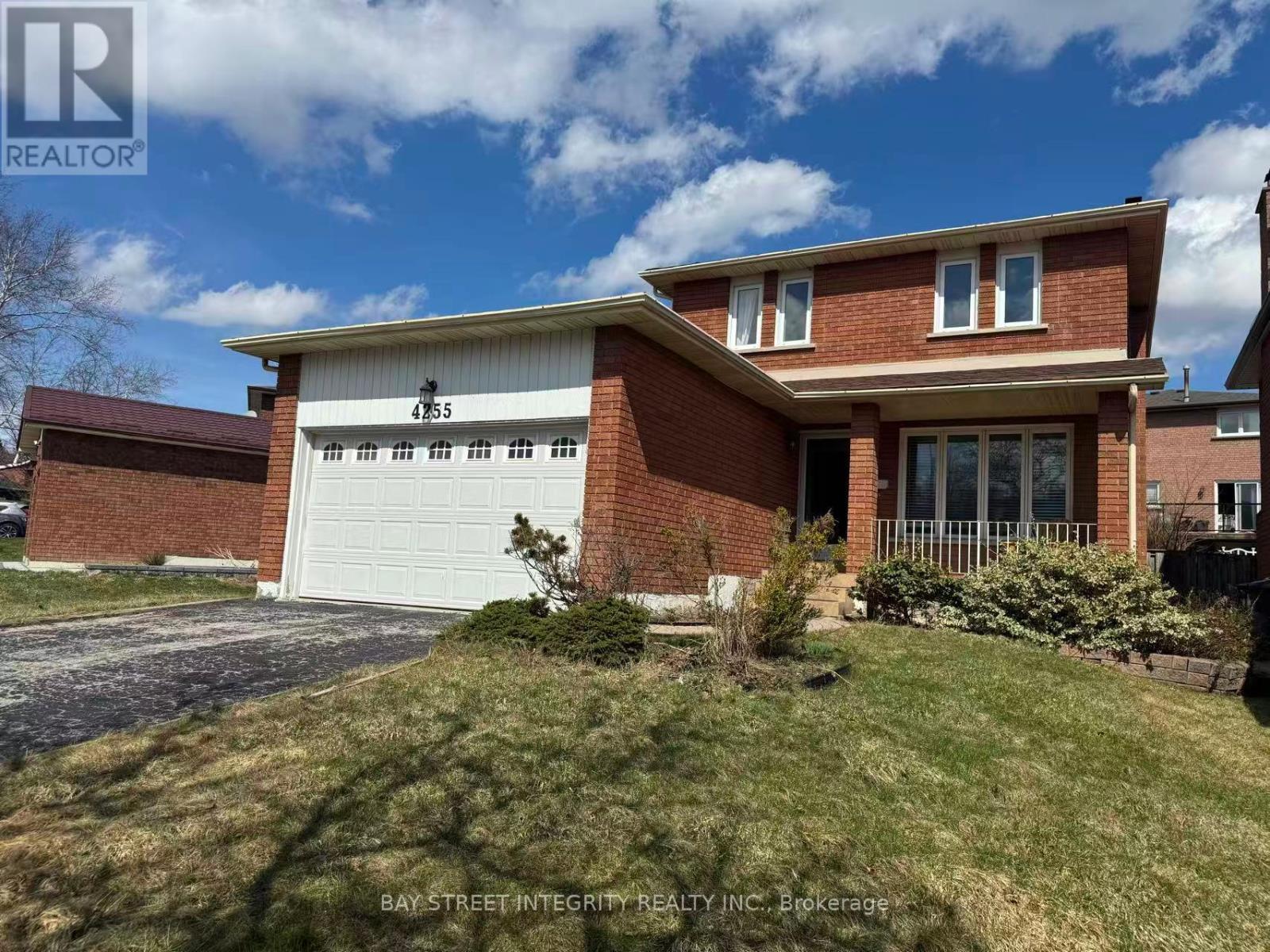 4255 Wakefield Crescent, Mississauga, Ontario  L5C 4M5 - Photo 3 - W12962518
